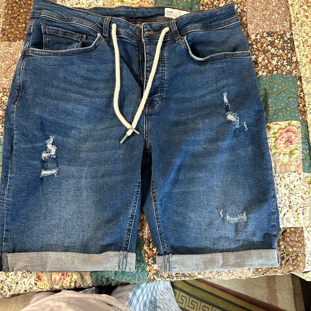 Ripped Denim Short